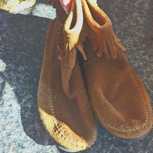 Minnetonka Moccasins women's 8